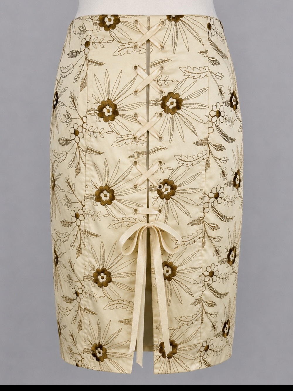 Nanette Lepore Y2K Embroidered Floral Lace-Up Pencil Skirt Size 6 - Picture 5 of 13